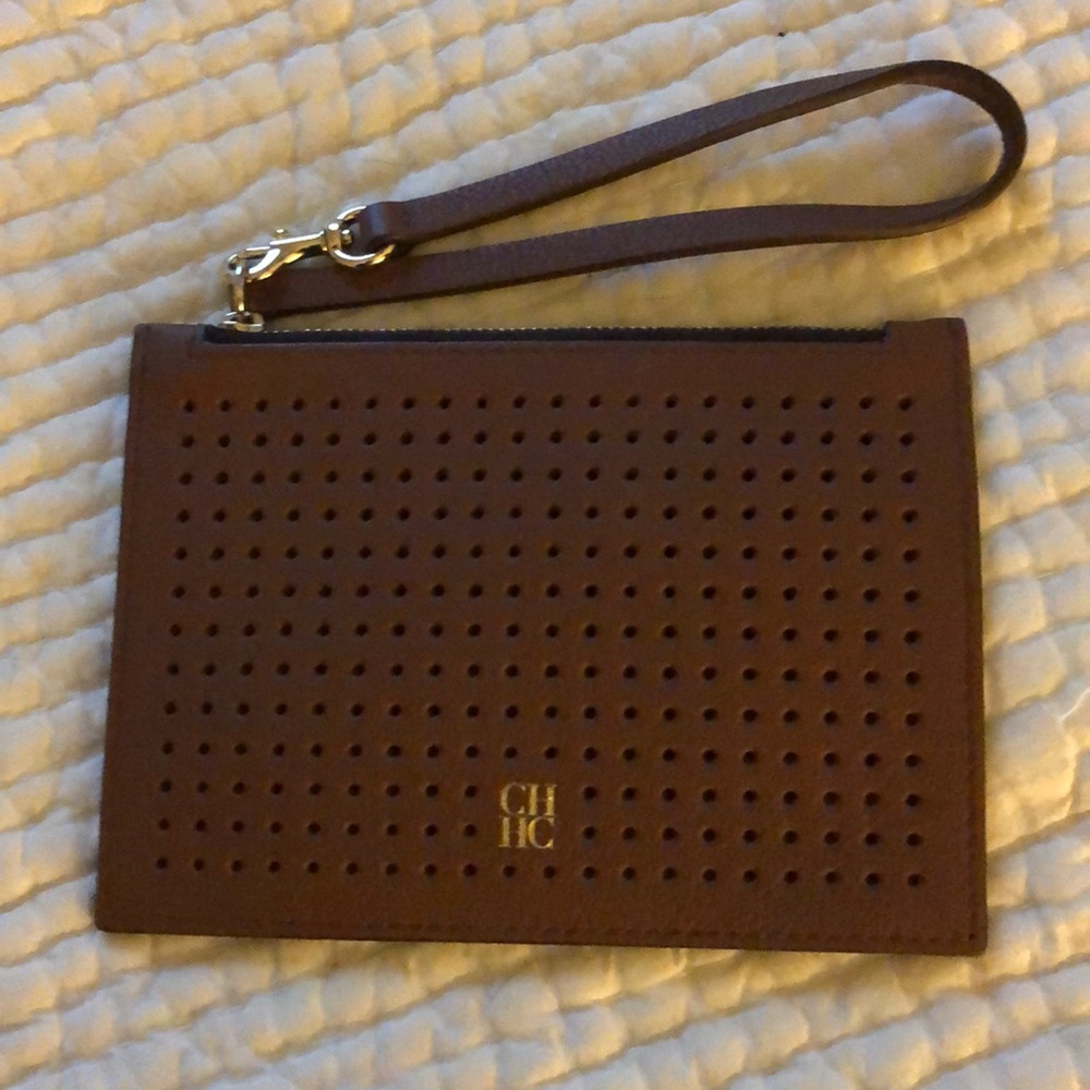 Small wristlet